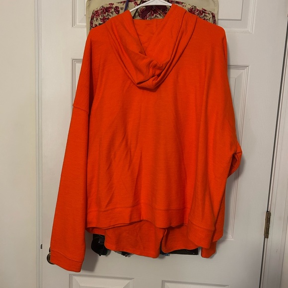 NWOT Old Navy Size XXL Orange Women's Hoodie and Shorts Set - Picture 8 of 8